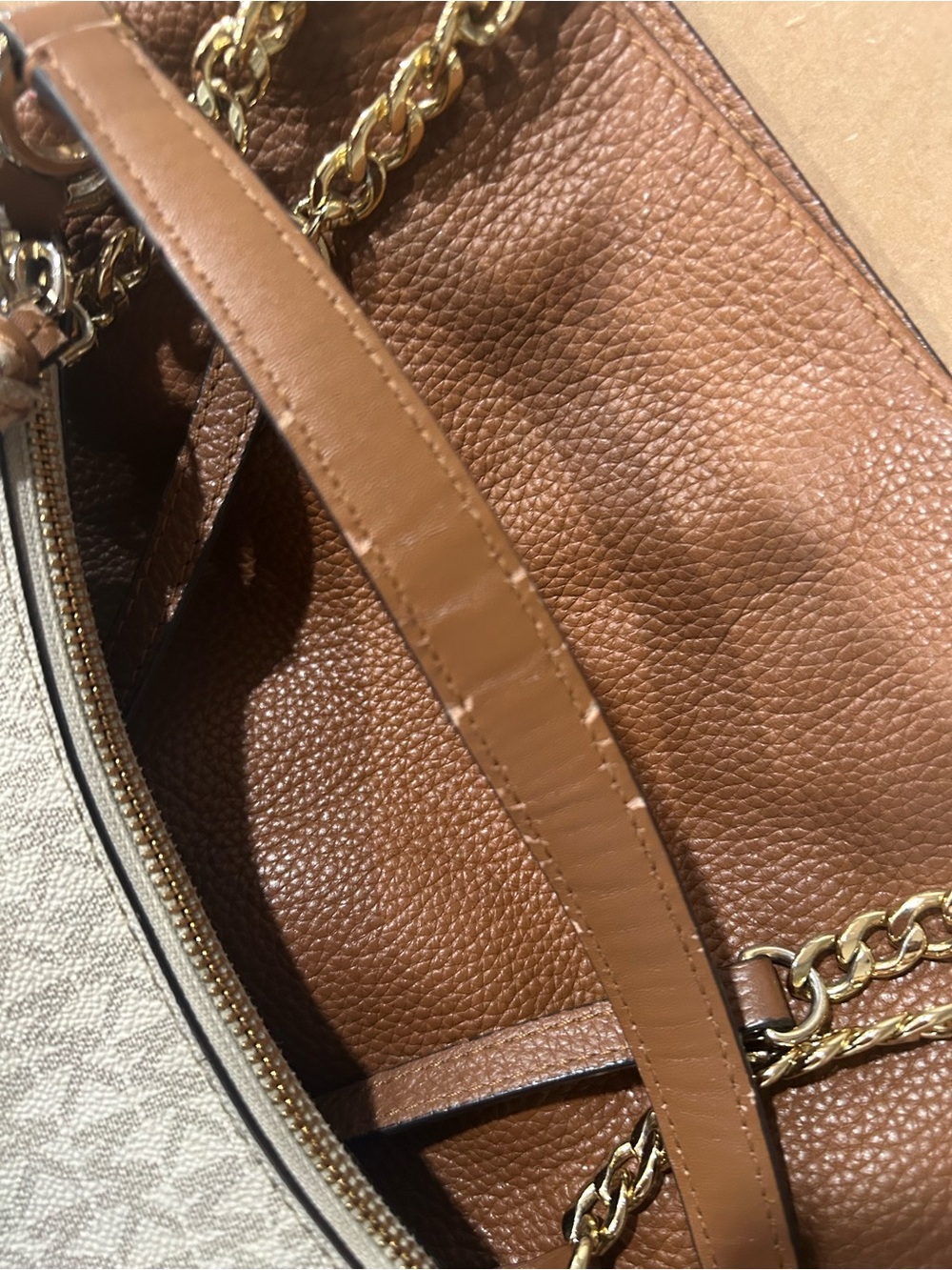 Michael Kors Beige Monogram Shoulder Bag with Tan Trim - Picture 4 of 7